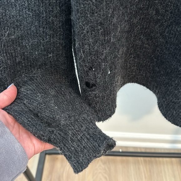 Wildfox Dark Gray Knit Wool Blend Distressed Sweater Caffeine Machine Size Small - Picture 6 of 9